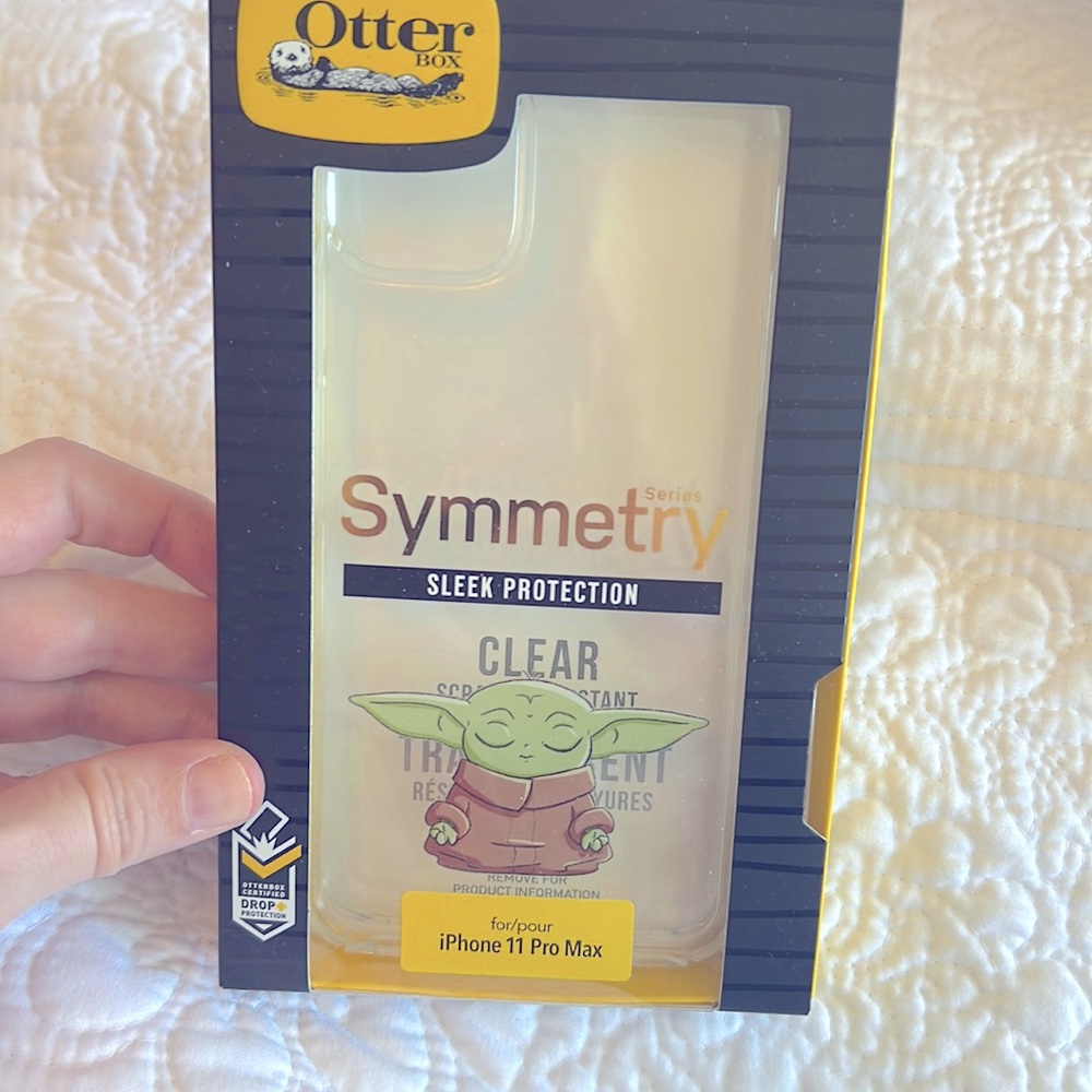 NWT Otterbox 11 Pro Max Baby Yoda phone case